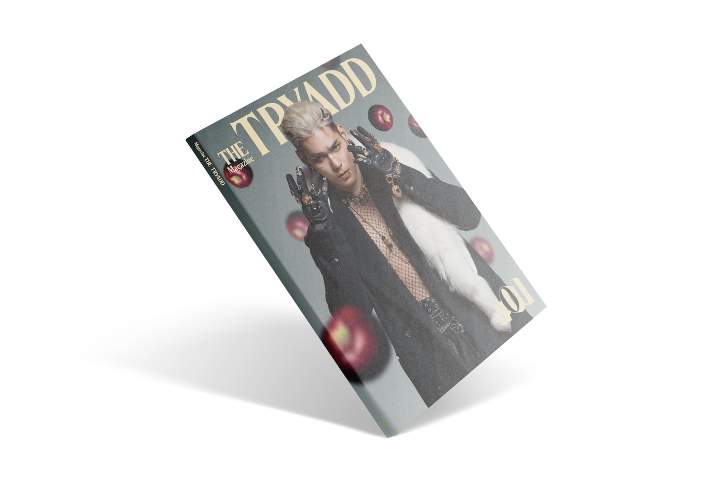 「The TRYADD Magazine」創刊号の会場限定版カバー。