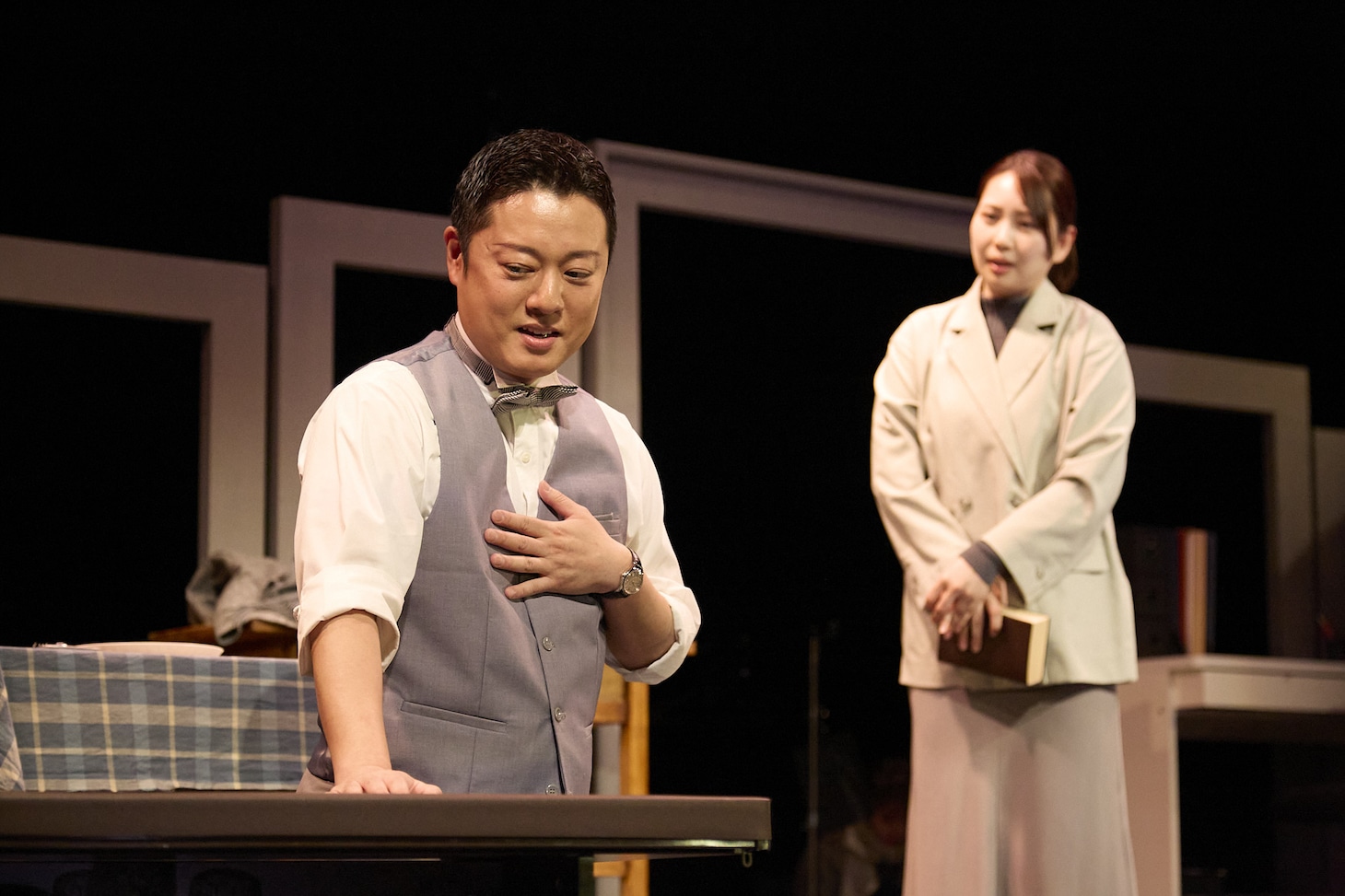 「Private Fears in Public Places」より、◆チームの公演。