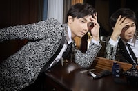 井上芳雄のイメージビジュアル。