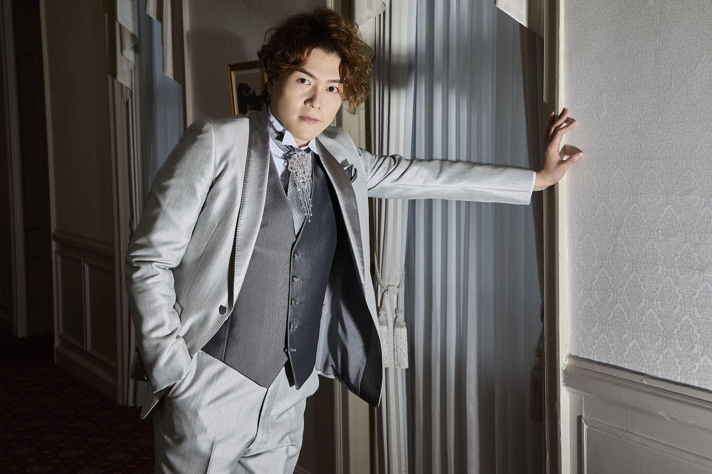 佐藤隆紀のイメージビジュアル。