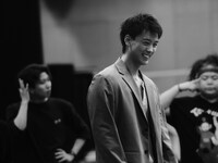 ミュージカル「奇跡を呼ぶ男」のオリジナルフォトブックより。