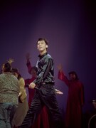 ミュージカル「奇跡を呼ぶ男」のオリジナルフォトブックより。