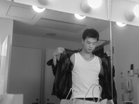 ミュージカル「奇跡を呼ぶ男」のオリジナルフォトブックより。
