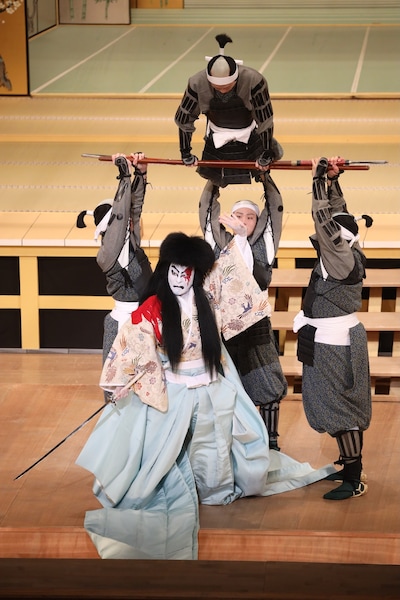 「御名残五月大歌舞伎」昼の部「義賢最期」より。片岡愛之助（中央）。©︎松竹