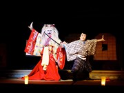 歌舞伎町大歌舞伎 三代猿之助四十八撰の内「獨道中五十三驛」より。（撮影：細野晋司）