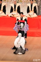 「團菊祭五月大歌舞伎」昼の部より、「六歌仙容彩」の様子。