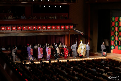 「團菊祭五月大歌舞伎」夜の部より、「歌舞伎十八番の内 助六由縁江戸桜」の様子。