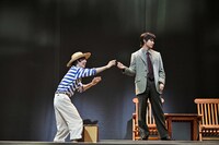 舞台「リプリー」より。（撮影：阿部章仁）