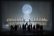 東京バレエ団「かぐや姫」より。（Photo by Shoko Matsuhashi）