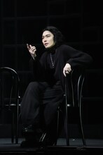 「ハムレット」演出のルヴォーが自信、染五郎のハムレットは「未だかつて見たことのないハムレット」