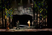 わらび座 フィギュアシアター「『黒紙の魔術師と白銀の龍』the Musical」より。