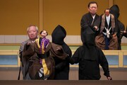 「令和8年5月文楽公演」第二部「『生写朝顔話』嶋田宿笑い薬の段」より。（撮影：光齋昇馬、提供：国立劇場）