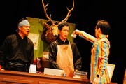 「パルコ・プロデュース 2026 ル・コント『この世界に19文字の文章など存在しない』」より（撮影：小林未和）