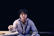 ロロ「ウルトラソウルメイト」より。（撮影：石神俊大）