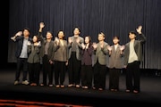 「Love and Information」囲み取材より。左から桐山知也、阿南敦子、大石継太、エリアンナ、大野拓朗、清水葉月、高橋大輔、水江萌々子、田中亨。