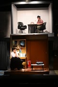 舞台「はがきの王様」より。(c)舞台『はがきの王様』2026／撮影：安斎しのぶ