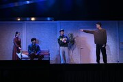 舞台「はがきの王様」より。(c)舞台『はがきの王様』2026／撮影：安斎しのぶ