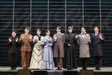 ミュージカル「レッドブック～私は私を語るひと～」取材会より。左から小林香、エハラマサヒロ、花乃まりあ、咲妃みゆ、小関裕太、田代万里生、中桐聖弥、加藤大悟。（撮影：田中亜紀）