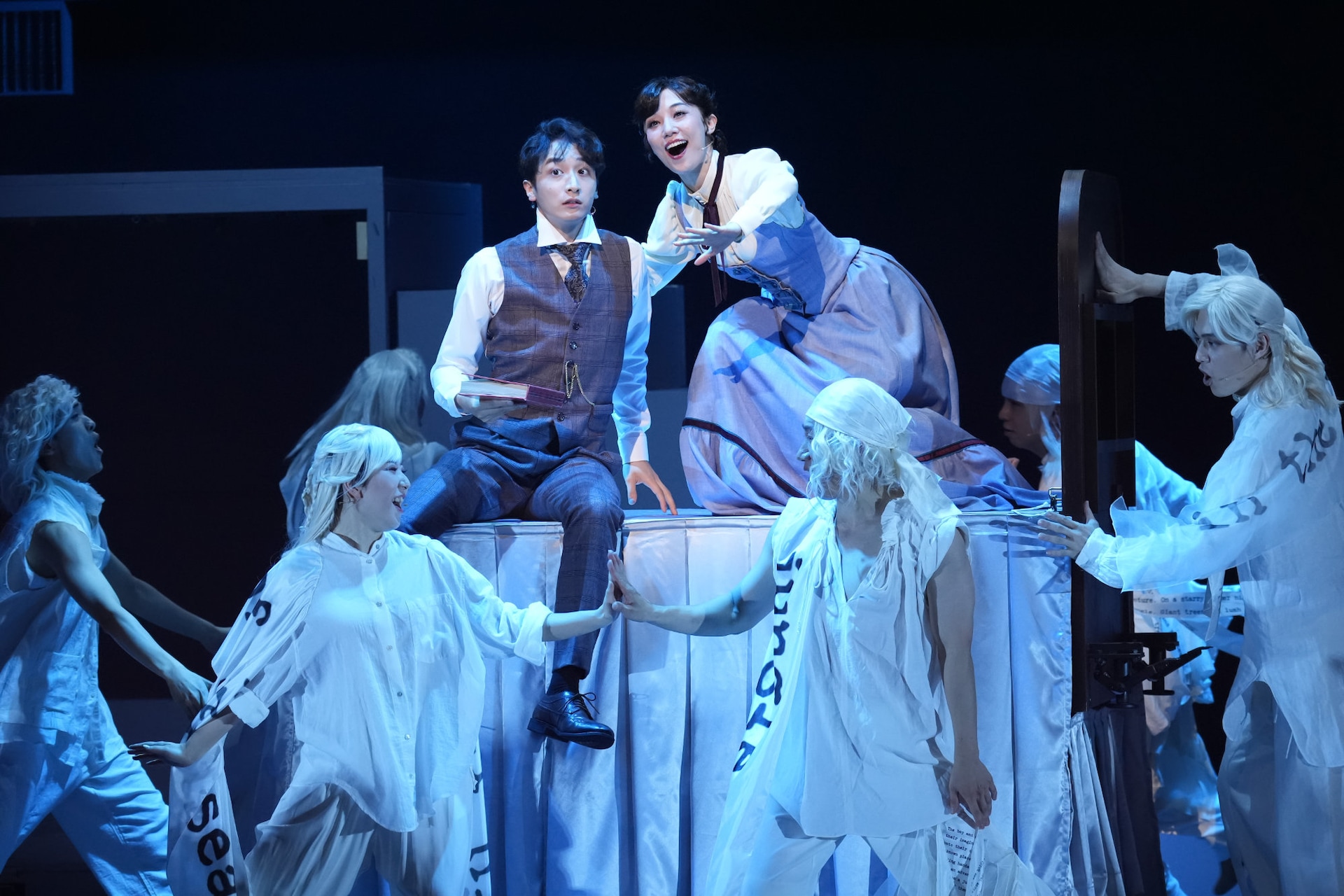 ミュージカル「レッドブック」日本初演が開幕、咲妃みゆ「自分の心と向き合う大切さを教えてくれた」