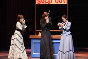 ミュージカル「レッドブック～私は私を語るひと～」より。（撮影：田中亜紀）