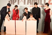 完成したアーニャのソロビジュアルを初めて目にする登壇メンバー。