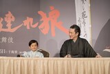 「子連れ狼」取材会より、中村夏幹（左）と中村獅童。