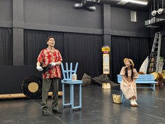 ピッコロ劇団×伊地知克介の新作「走る本屋と星降る島」演出は岡田力