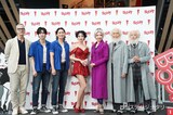 「BOOP! The Musical ブープ！ザ ミュージカル」開幕前会見より。左からジェリー・ミッチェル、水江建太、松下優也、礼真琴、柚希礼音、大澄賢也、東山義久。
