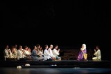 文学座「かさぶた式部考」より。（撮影：田中亜紀）
