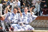 「六月博多座大歌舞伎 船乗り込み」の様子。右より、坂東彌十郎、市川右團次。