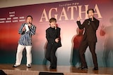 ミュージカル「AGATHA（アガサ）」製作発表記者会見の歌唱披露より、左から原田優一、渡邉蒼、東山光明。