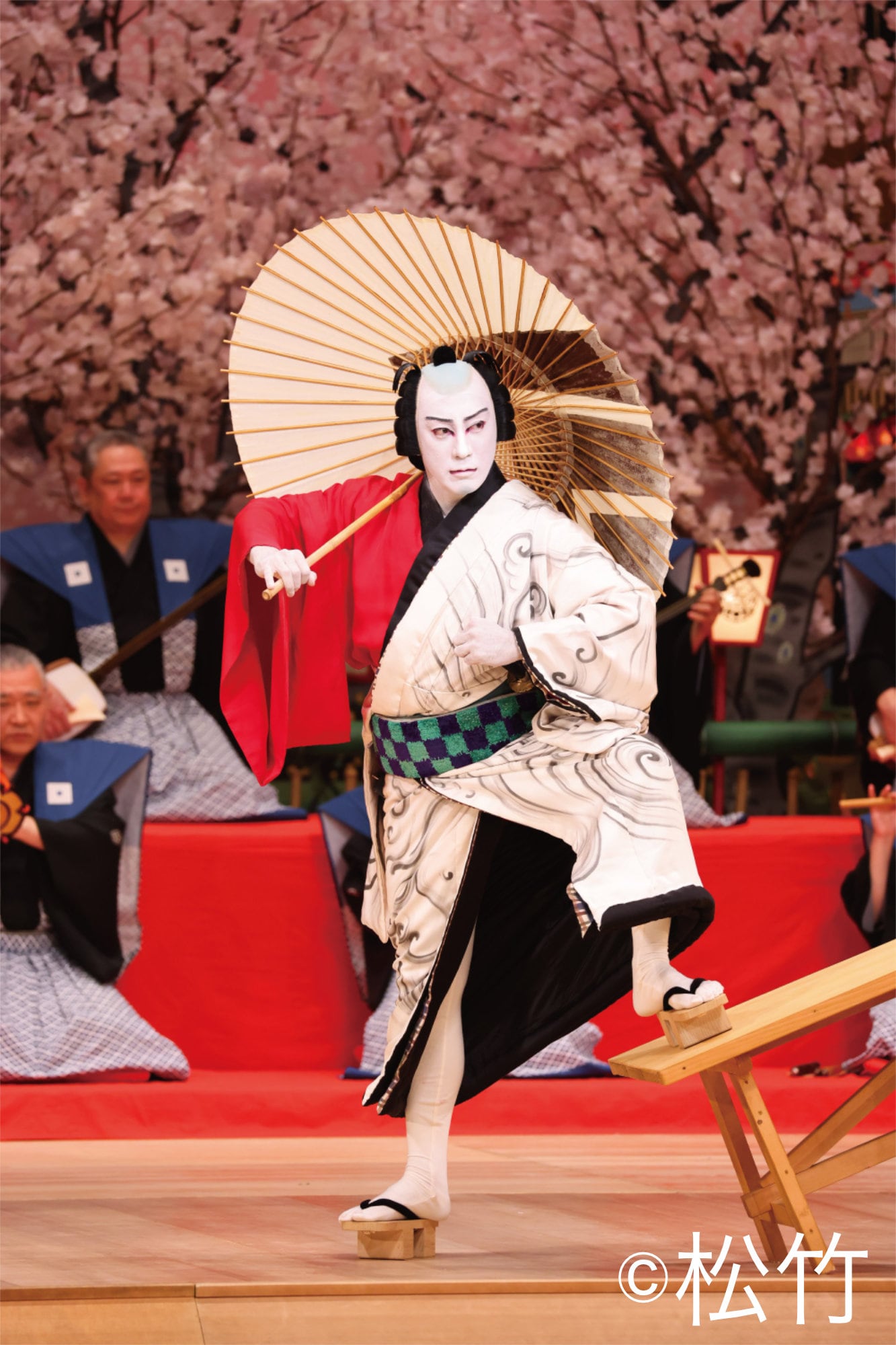 氷川きよし特別公演」第1部「ケイト・シモンの舞踏会 ～時間旅行で