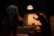 ヒラタオフィス＋TAAC「まだ眠れない部屋で」より。（Photo by Koichiro Iwamoto / Yumika Ikeda）