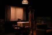 ヒラタオフィス＋TAAC「まだ眠れない部屋で」より。（Photo by Koichiro Iwamoto / Yumika Ikeda）