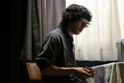 ヒラタオフィス＋TAAC「まだ眠れない部屋で」より。（Photo by Koichiro Iwamoto / Yumika Ikeda）