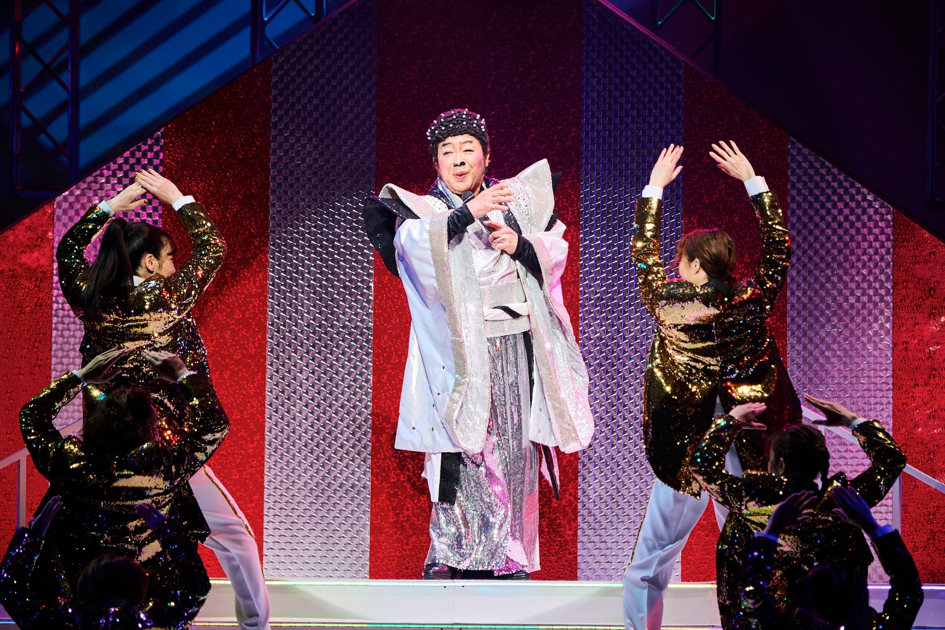 本物がひとりも出てこない！コロッケ芸能生活45周年記念公演「歌・舞・笑SPECIAL」開幕