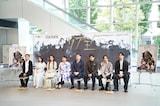 「リア王」製作発表記者会見より。左から井上尊晶、井上小百合、朝月希和、松下由樹、中村芝翫、村田雄浩、三浦涼介、大野拓朗。