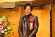 第51回菊田一夫演劇賞の授賞式より、石川禅。