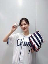 山下美月、「成瀬は天下を取りにいく」作中と同じ埼玉西武ライオンズ“1”背負いセレモニアルピッチ