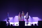 柿喰う客 新作本公演2026「真ッ逆様」より。（撮影：サギサカユウマ）