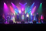 柿喰う客 新作本公演2026「真ッ逆様」より。（撮影：サギサカユウマ）