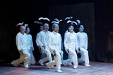フライングシアター自由劇場 第7回公演 バーレスク音楽劇「豪華客船タイクツニック号沈没」より。