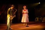 フライングシアター自由劇場 第7回公演 バーレスク音楽劇「豪華客船タイクツニック号沈没」より。