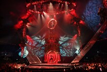 シルク・ドゥ・ソレイユ4年ぶりの日本公演最新作は「クーザ」！スペシャルサポーターに設楽統