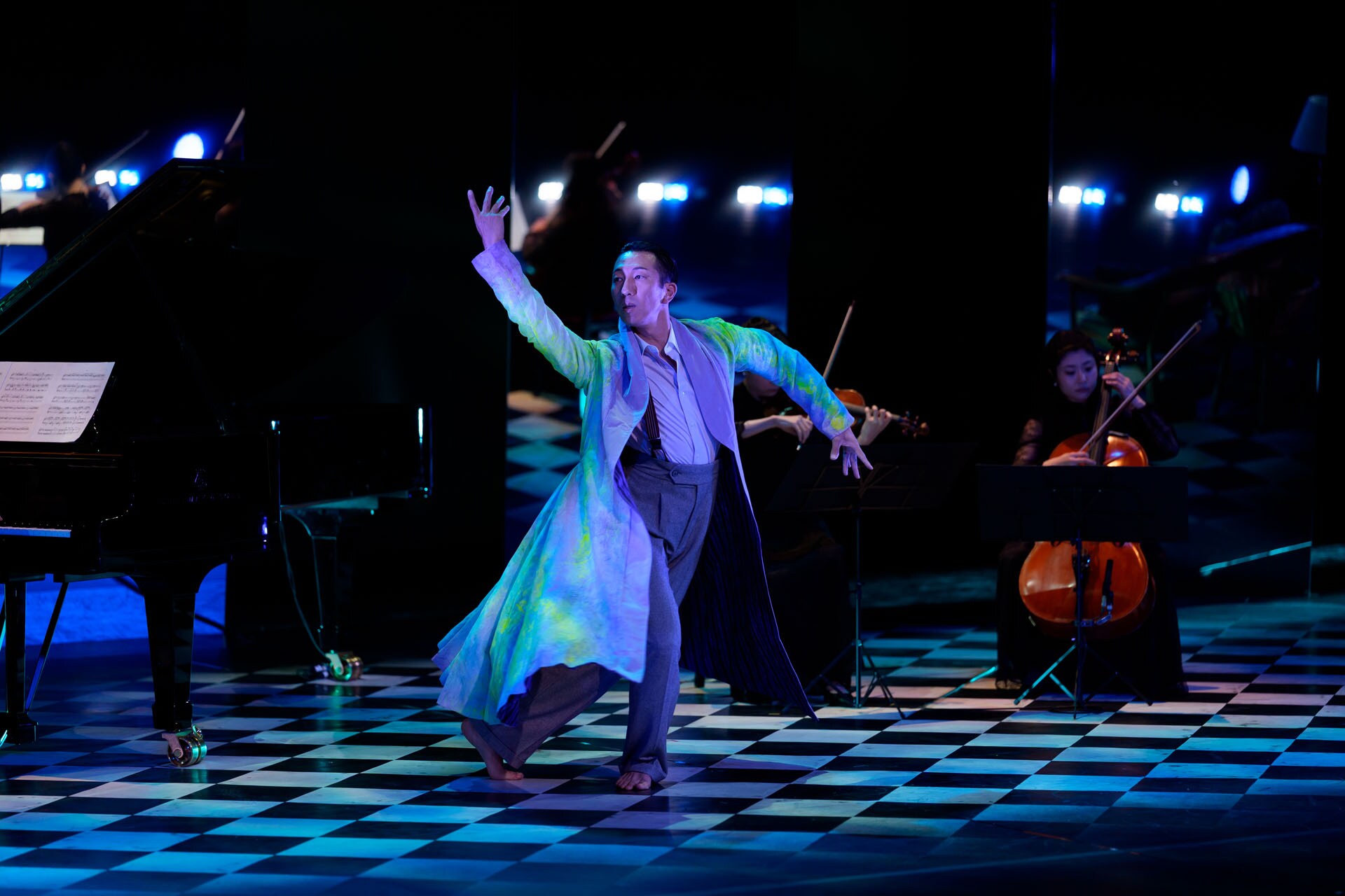 小㞍健太・西尾友樹・加藤昌則「ラヴェル最期の日々」再演、新国立劇場中劇場で華やかに開幕