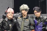 「Action Stage『エリオスライジングヒーローズ』-New Dawn-」囲み取材の様子。左から安里勇哉、稲垣成弥、馬場良馬。