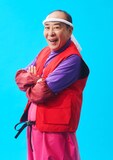 モト冬樹扮する花村清三郎のビジュアル。