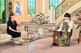 「徹子の部屋」7月15日放送回より。左から花總まり、黒柳徹子。©テレビ朝日