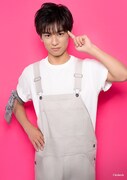 日陽龍之介扮するリサーチャー。