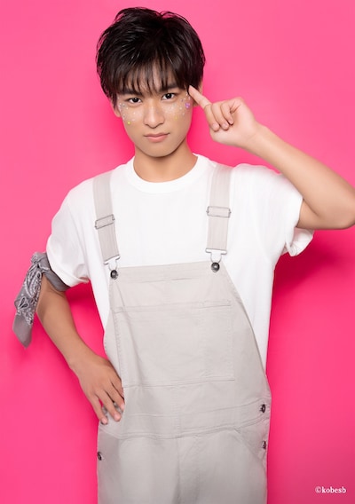 日陽龍之介扮するリサーチャー。